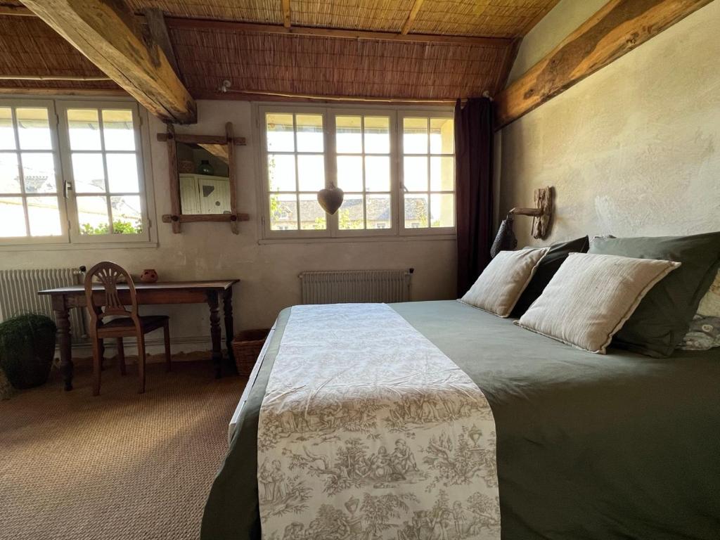 Postel nebo postele na pokoji v ubytování Chambres d'Hôtes Manoir Du Chêne