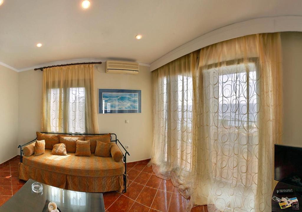 Panorama Apartments - One-Bedroom Apartment