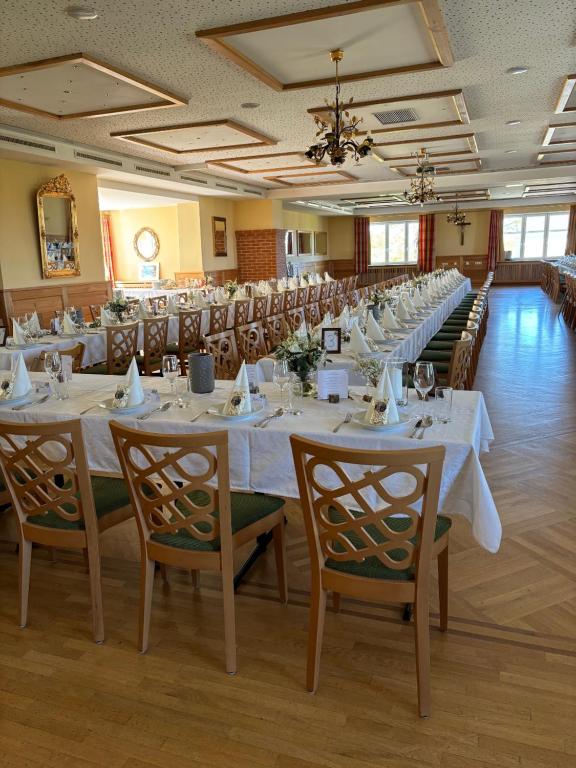 Restaurace v ubytování Gasthof Hehenberger