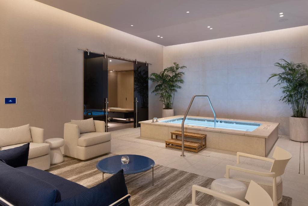 Ein Sitzbereich in der Unterkunft Fontainebleau Las Vegas