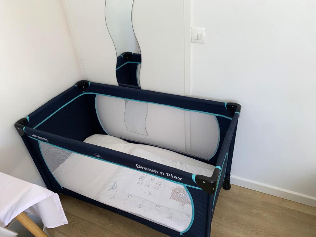 Postel nebo postele na pokoji v ubytování Chambre d'hôtes de charme MERBLEUESOLEIL