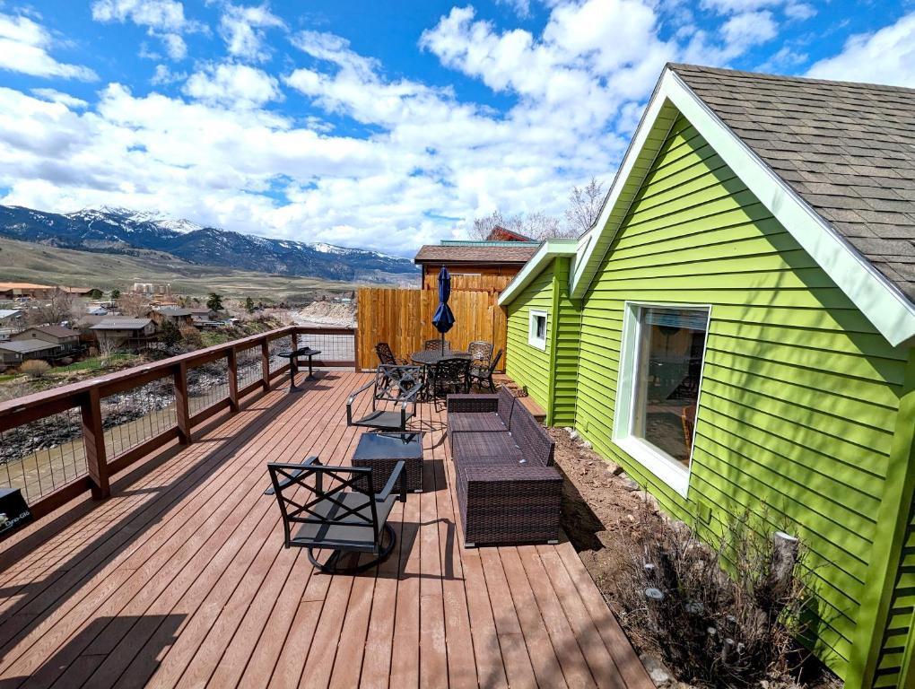 Yellowstone Treasure Guesthouses on the River photo