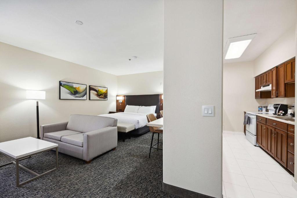 Best Western Plus Downtown Inn & Suites - King Suite Con Cocina