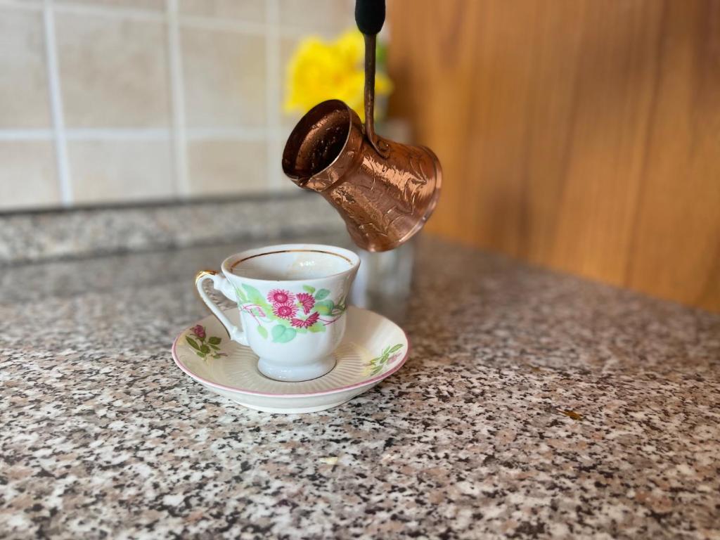 Příslušenství pro přípravu čaje a kávy v ubytování Likas House