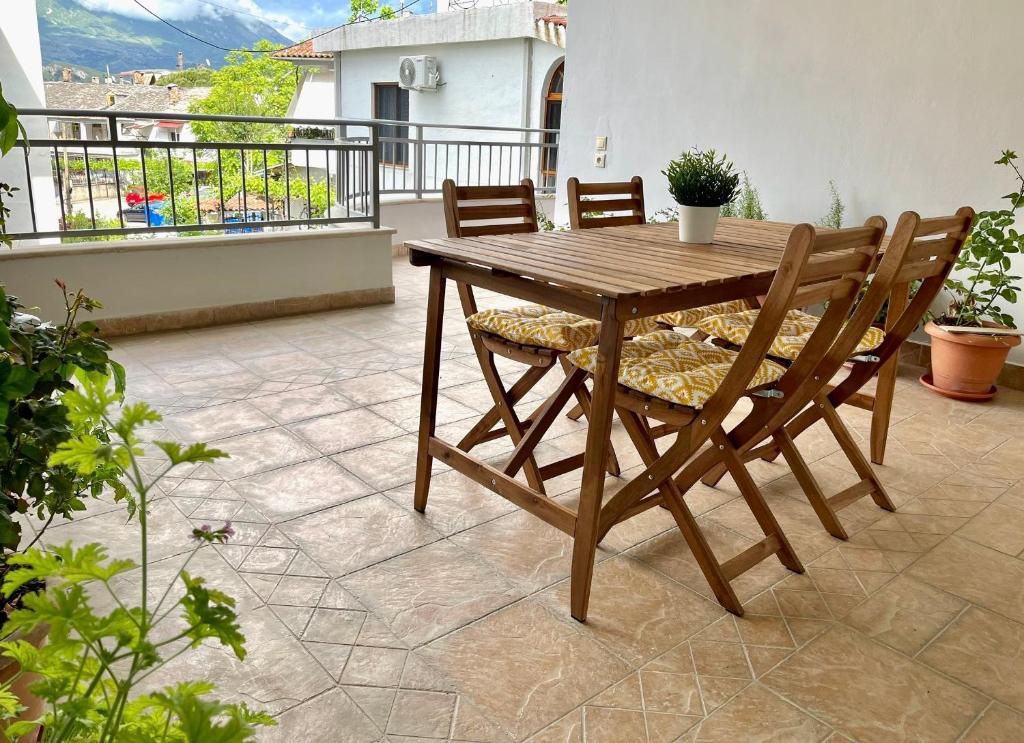 Balkón nebo terasa v ubytování Likas House