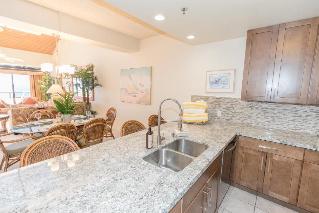 Penthouse, Ac, Happy Hour awaits! sk384 Sullivan, Kahana (updated