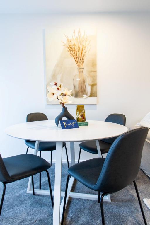 Stylish 2-Bedroom Haven Next to Hagley Park - Resim 17