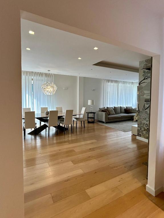 Design & Luxury Apartment Verona - Three-Bedroom Apartment