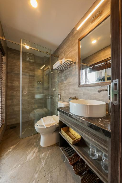 Koupelna v ubytování 3T Hotel Hanoi