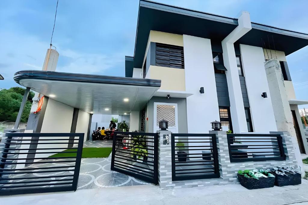 Shiella's Staycation House Cabanatuan - Villa De Dos Dormitorios