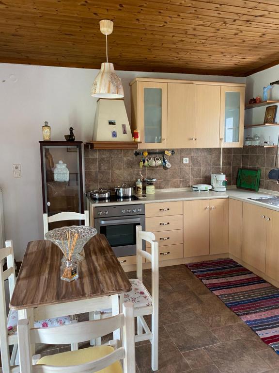 Kuchyň nebo kuchyňský kout v ubytování Gattilusi View Cottage