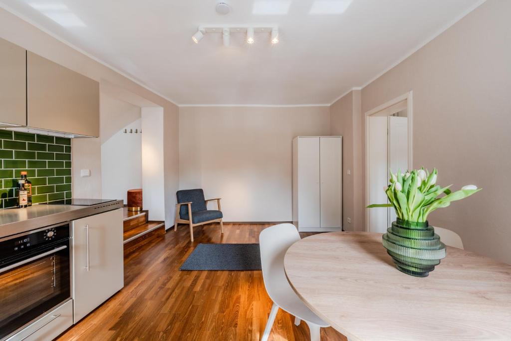 SUITE & APART - One-Bedroom Apartment