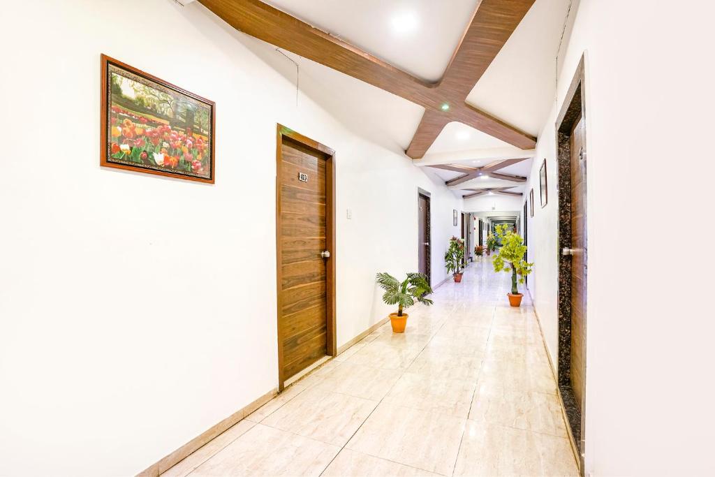 Fotografie z fotogalerie ubytování FabHotel Ratna Palace v destinaci Ahmadábád