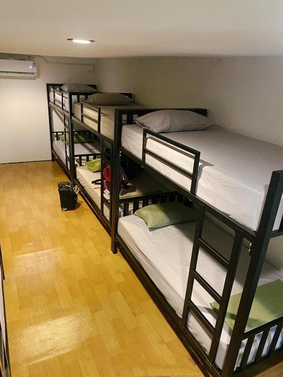 Moov Inn Garden Hostel