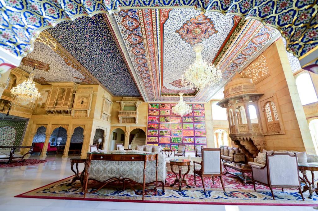 Posezení v ubytování Fort Rajwada,Jaisalmer