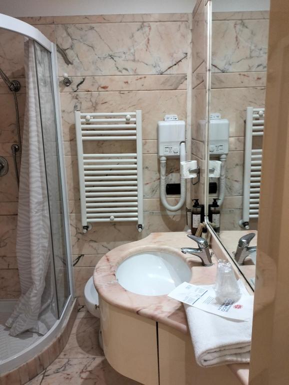 Koupelna v ubytování LH Hotel Domus Caesari
