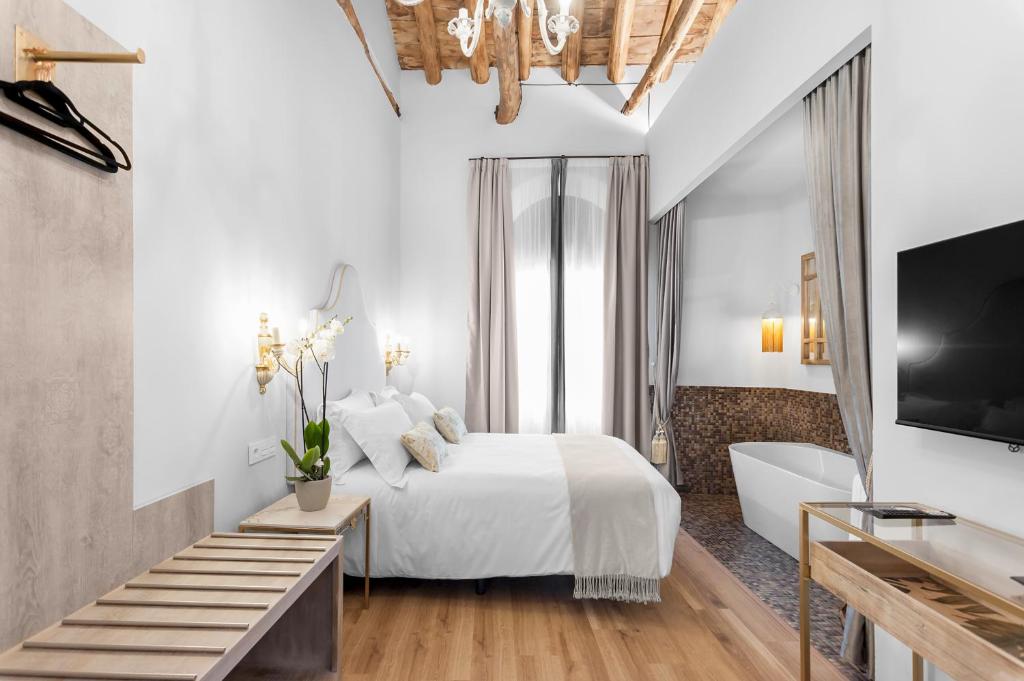 
Deluxe Suite with Spa Bath
