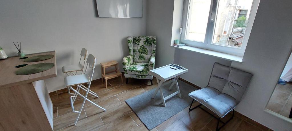 Posedenie v ubytovaní Studio apartment in center of Zagreb "Vidra"