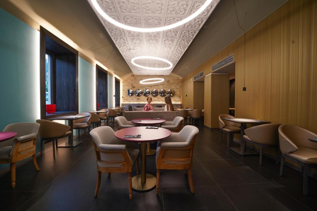 987 Design Prague Hotel - Resim 9