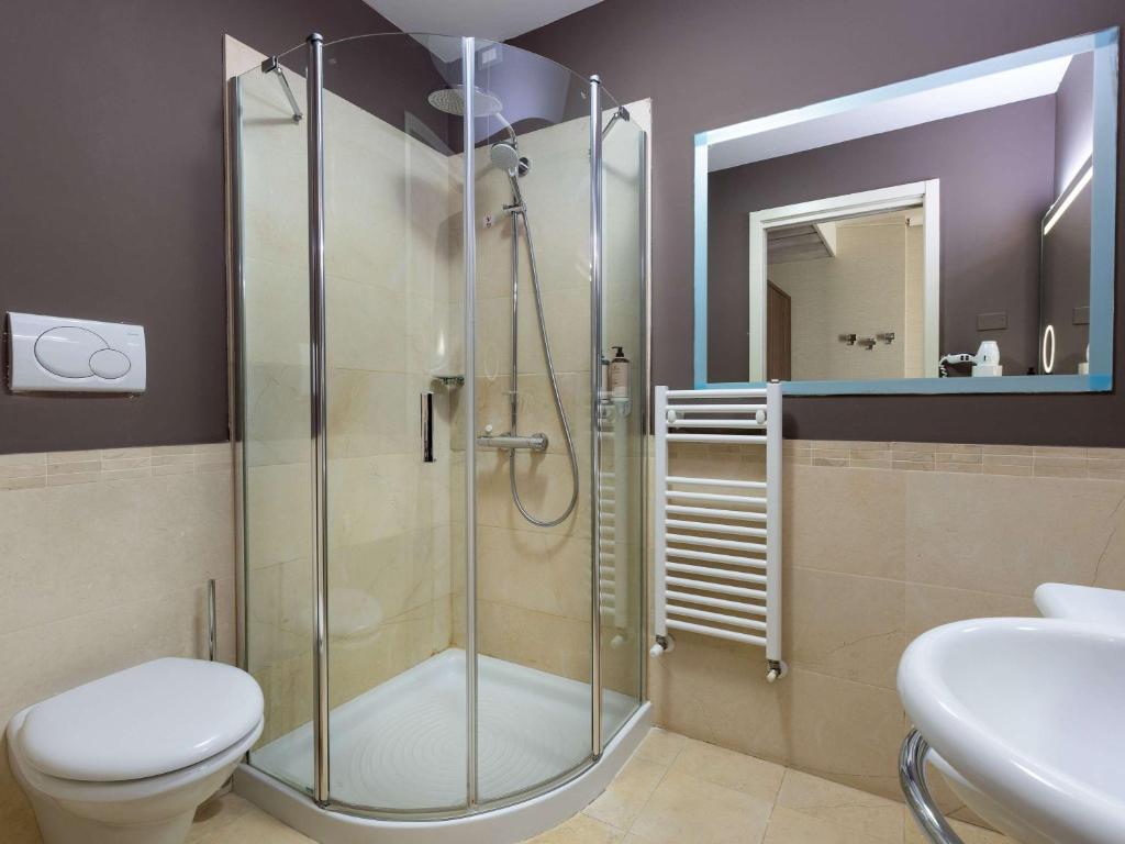 Kúpeľňa v ubytovaní Mercure Rimini Lungomare