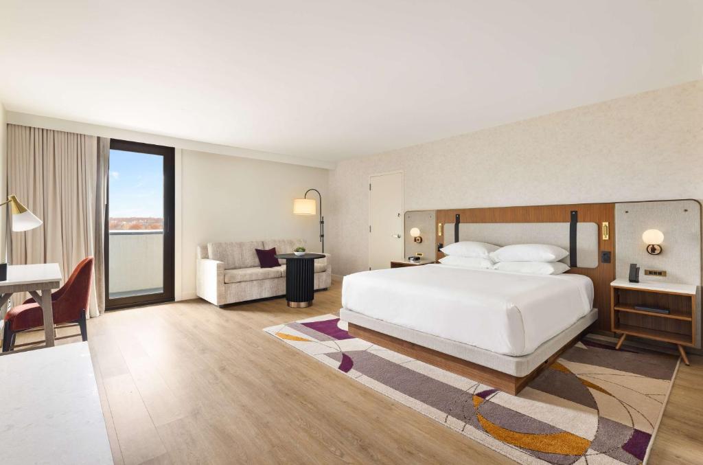 Postel nebo postele na pokoji v ubytování Hyatt Regency New Brunswick