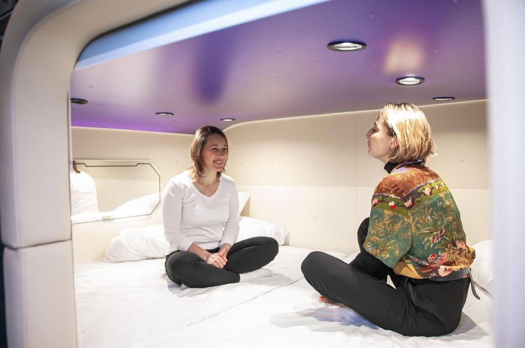 Hosté ubytování AV-3 capsule hotel