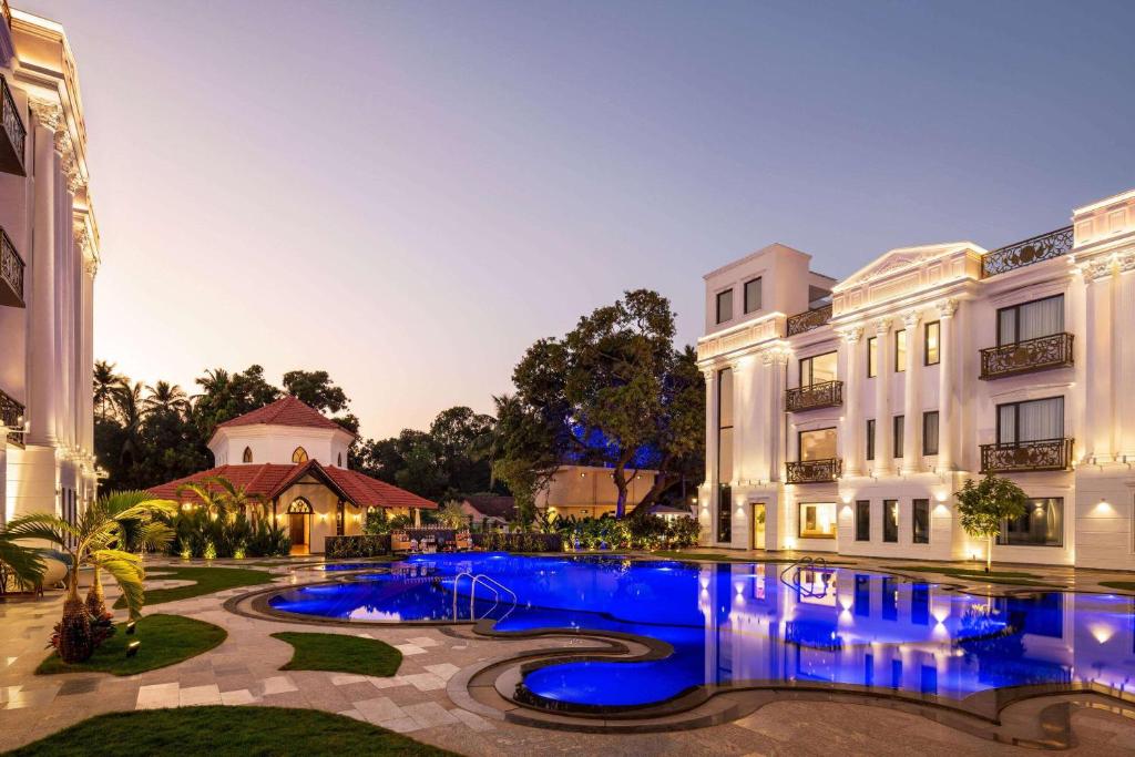 Бассейн в Ramada by Wyndham Goa Vagator или поблизости