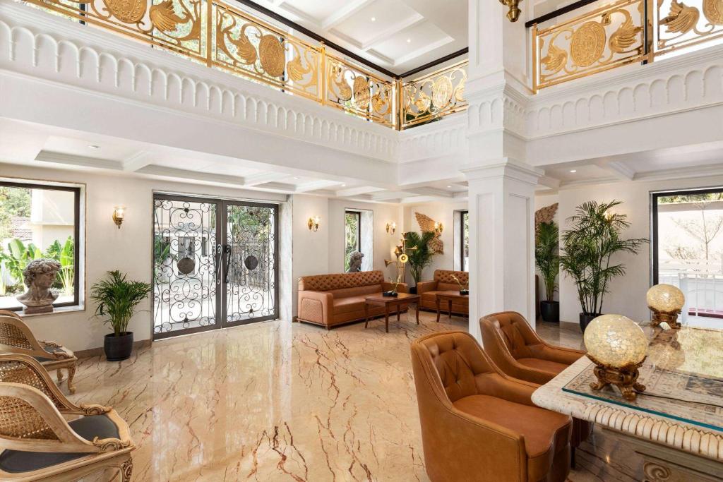 Гостиная зона в Ramada by Wyndham Goa Vagator