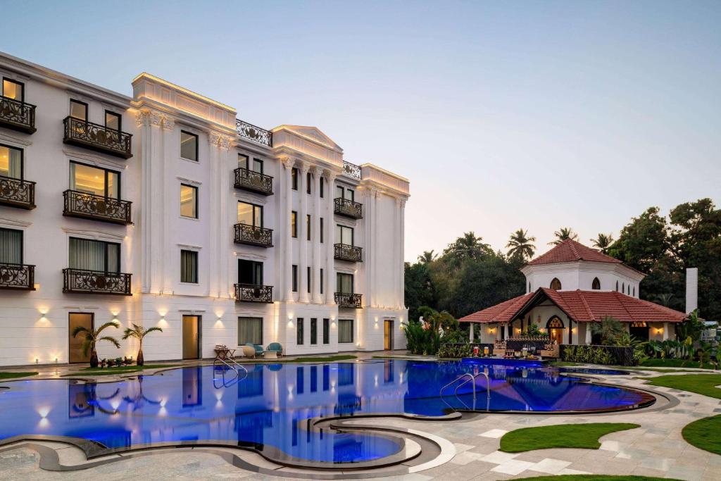 Бассейн в Ramada by Wyndham Goa Vagator или поблизости