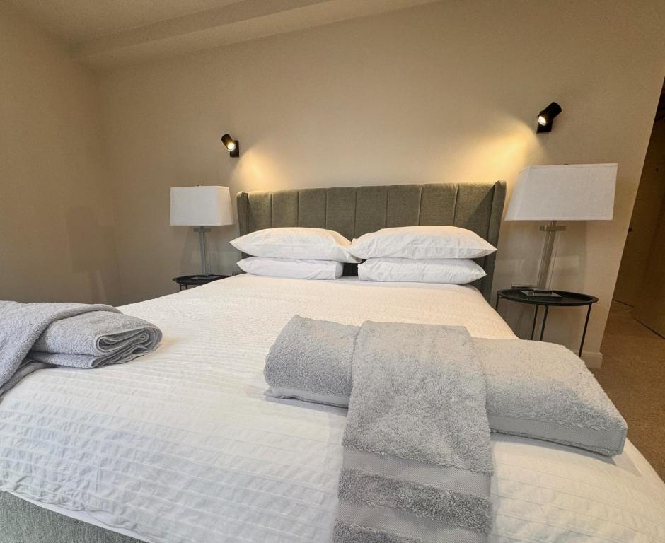 Кровать или кровати в номере 2 Bedroom City Centre Penthouse