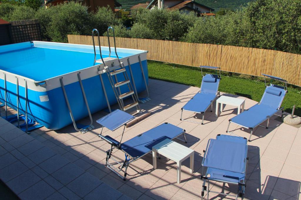Bazén v ubytování Casa vacanze Ester nebo v jeho okolí
