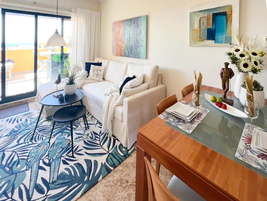 Posteľ alebo postele v izbe v ubytovaní 62 - Penthouse in Los Almendros with fantastic vie