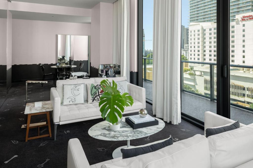 Posezení v ubytování Dua Miami, Autograph Collection