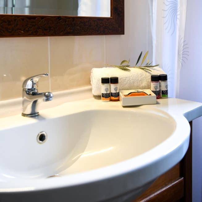 Koupelna v ubytování Anemi Superior Deluxe Suite