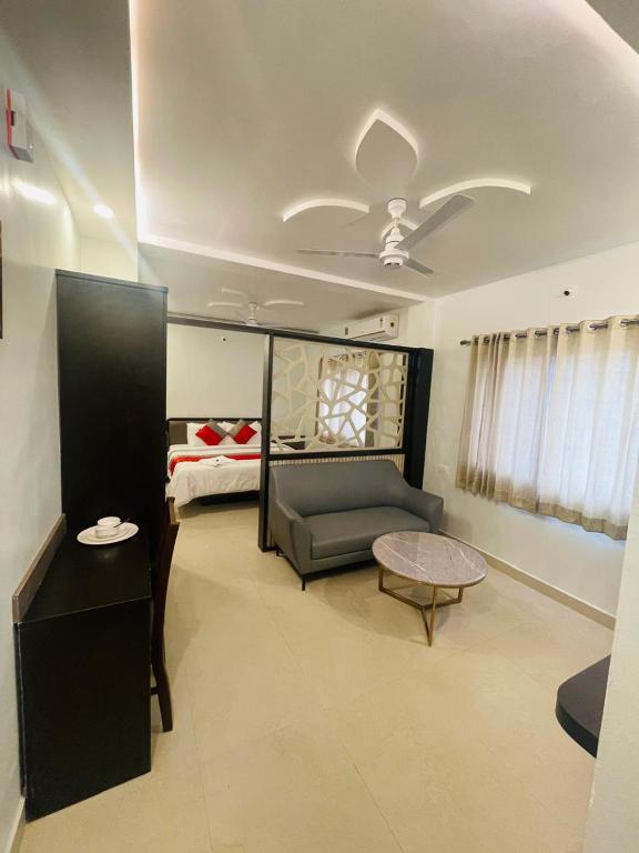 Istumisnurk majutusasutuses Hotel Ramdev Chikodi