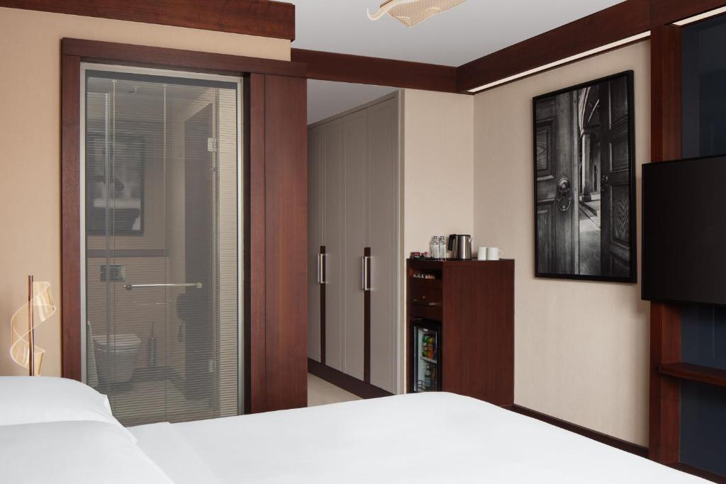 Sheraton Istanbul City Center - Deluxe King Room
