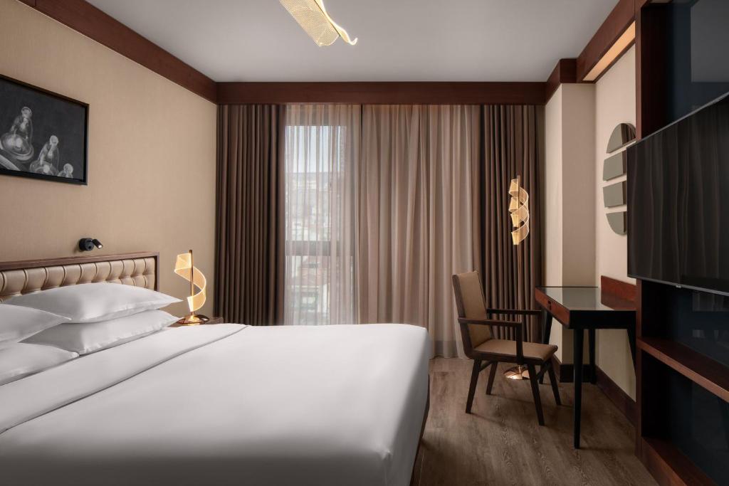Sheraton Istanbul City Center - Superior King Guest Room
