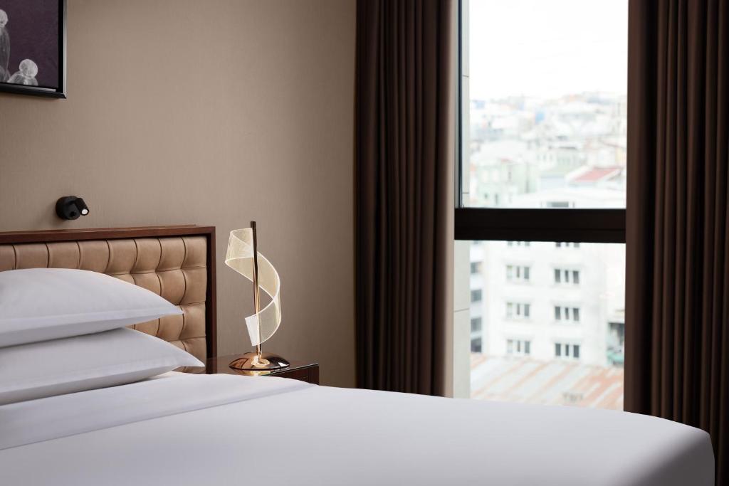 Sheraton Istanbul City Center - Executive King Room With Lounge Access