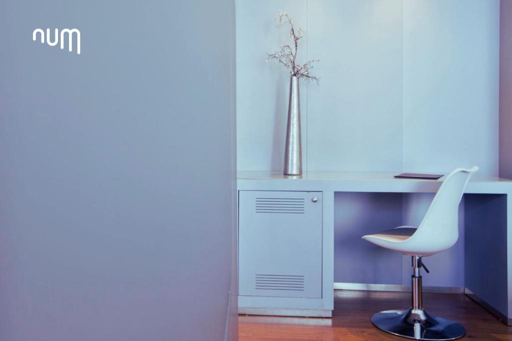 Num Hotel - Suite Mit Kingsize-Bett Und Whirlpool