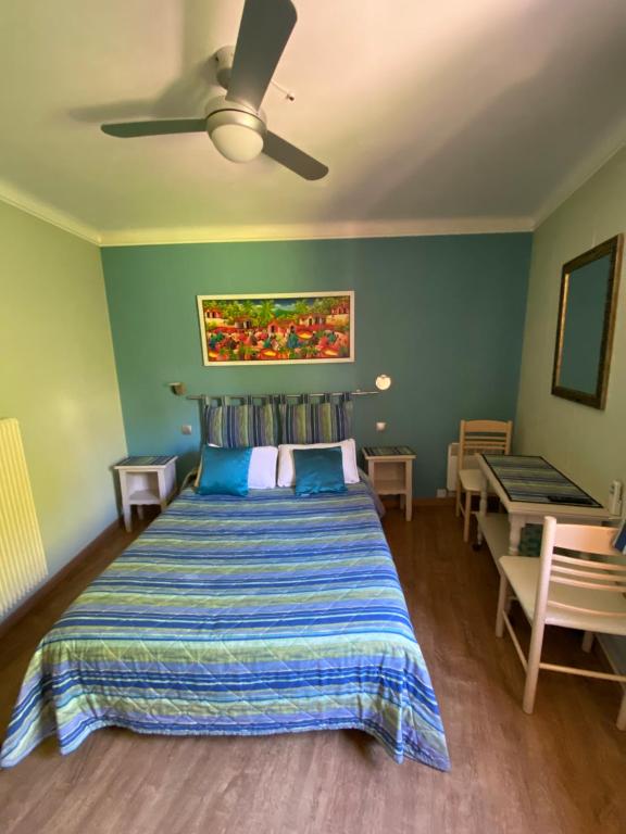 Les Belles Terrasses - Economy Double Room