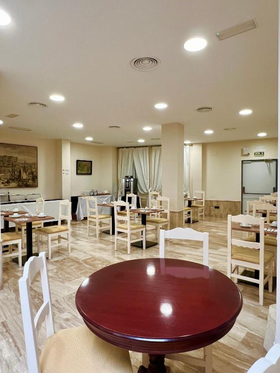 Carlos V Malaga - Resim 14