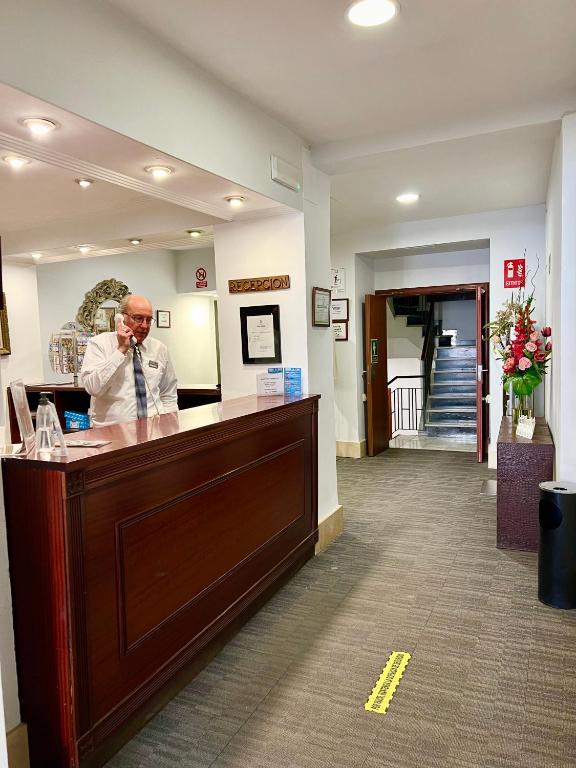 Carlos V Malaga - Resim 6