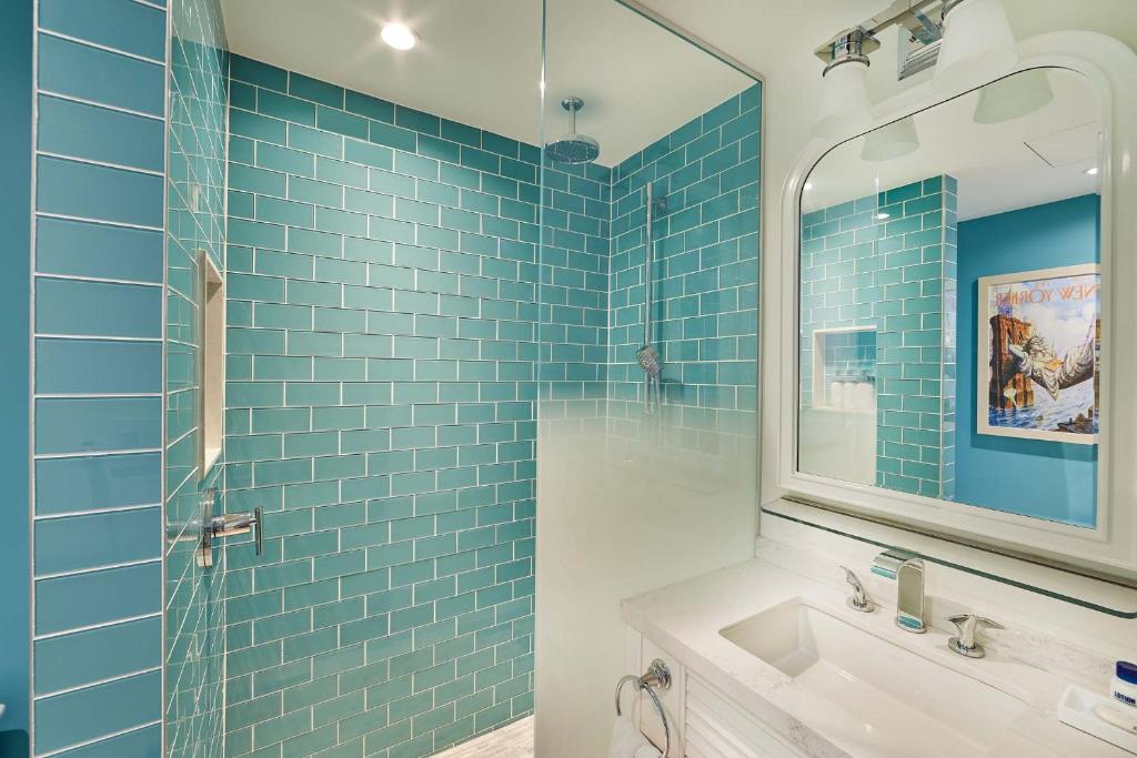 Ein Badezimmer in der Unterkunft Margaritaville Resort Times Square