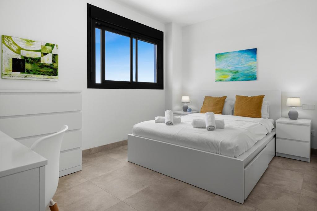 Infinity Pool apt by Costarentals - Ref M44