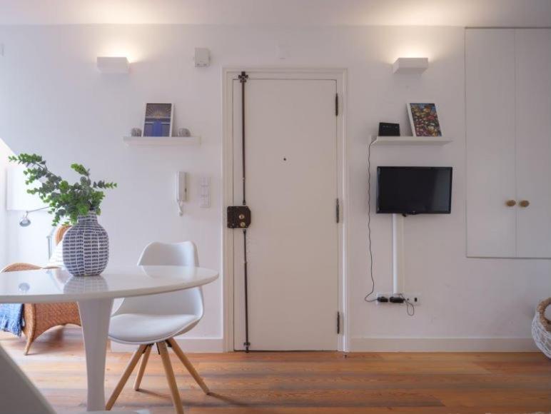 Μια τηλεόραση ή/και κέντρο ψυχαγωγίας στο Home Sonhos 17