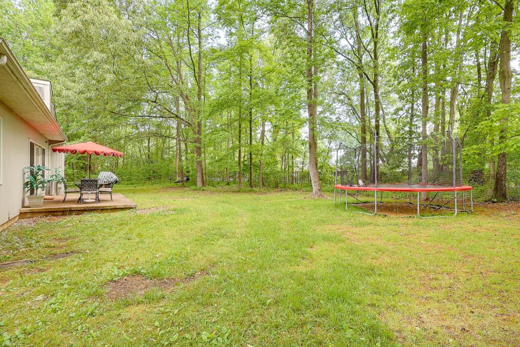 Zahrada ubytování Private Yard Pet-Friendly Home in Dover