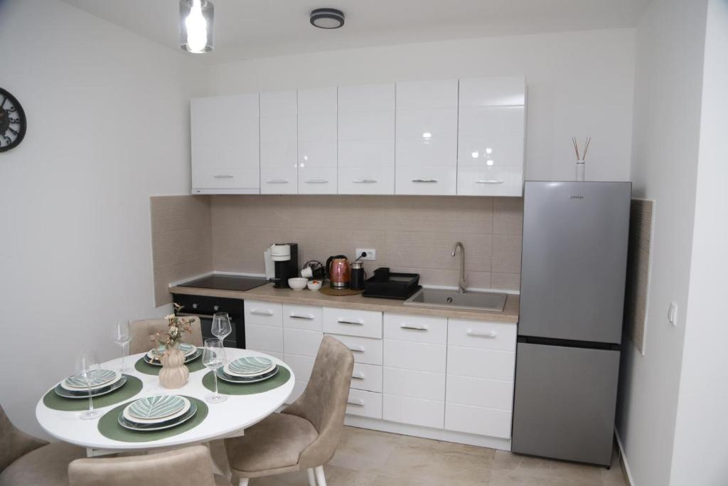 Köök või kööginurk majutusasutuses Apartman MIRJANA