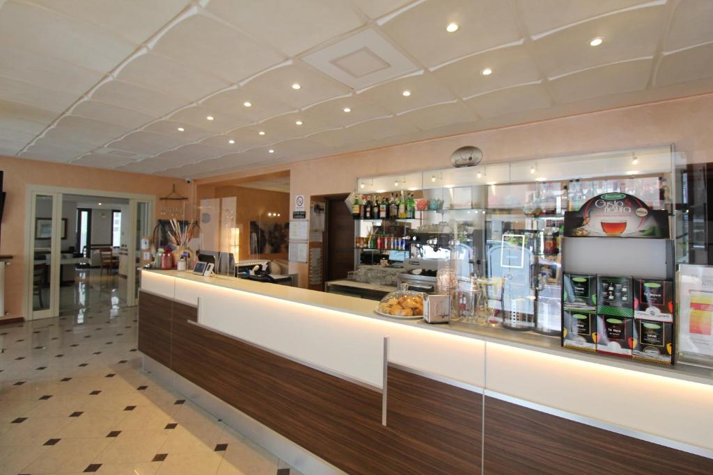 The lounge or bar area at Hotel Avogadro