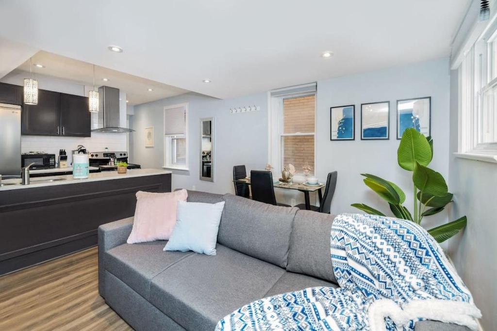 1BR Newly Renovated Apartment Pet Friendly, Ottawa (updated prices 2024)