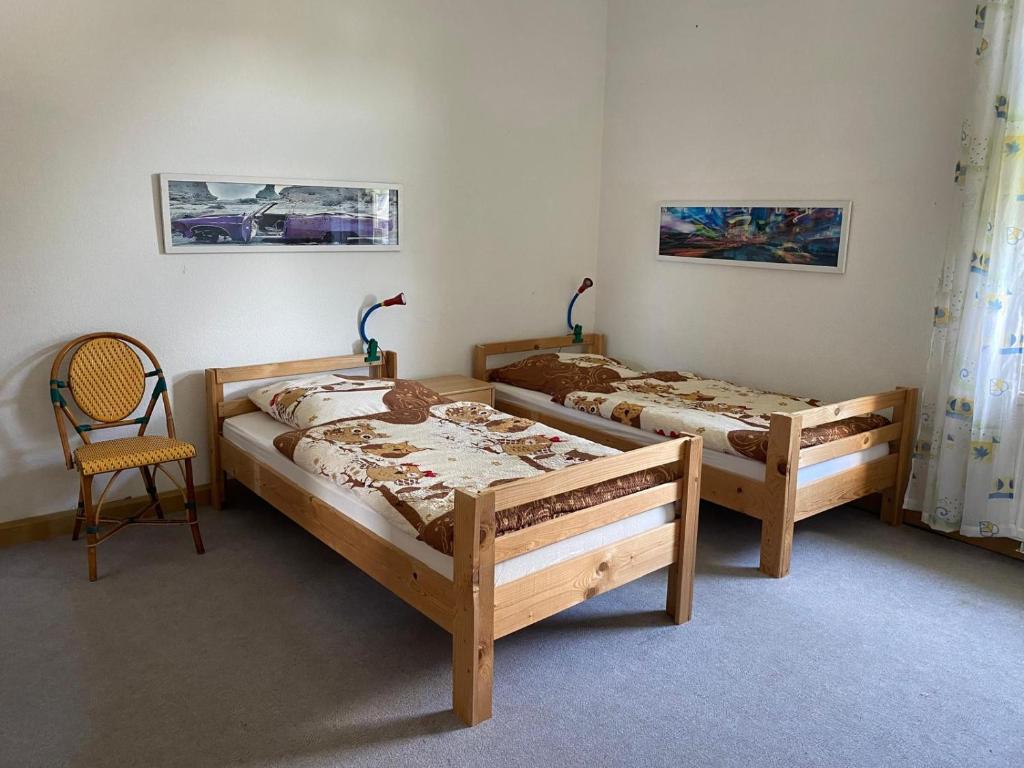 Monteurzimmer Alte Schule Heberndorf 1 - 双床间 - 带私人浴室
